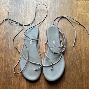 Tkees Roe Sandal Size 10